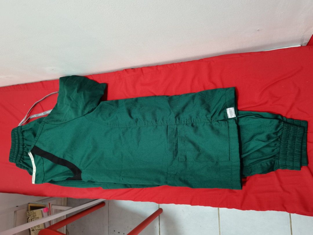 Kaizen Scrub suit (Category: Activewear) located in Rodriguez. Submitted by black_manta (Listing ID 1461415355, Image 2). Description: Kaizen Scrub suit Color green Medium Size Tried once (Hindi kasya).