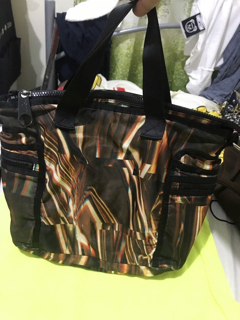 kapling (Category: Shoulder Bags) located in Balete No 2. Submitted by troyesybang (Listing ID 1461338738, Image 3). Description: OG kipling Nylon Sling X sensi .