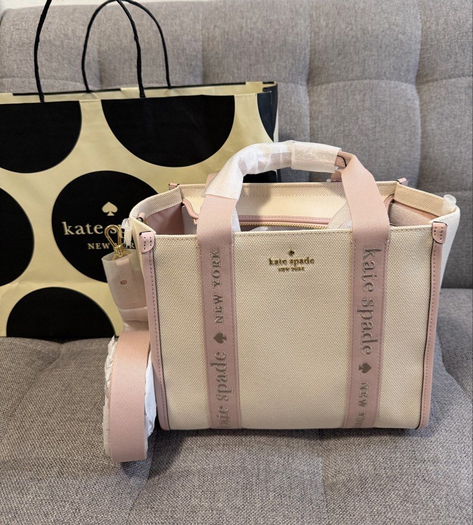 KATE SPADE (Category: Tote Bags) located in Quezon City. Submitted by mitchy09 (Listing ID 1461475913, Image 1). Description: 100% authentic Pm if interested Meet up QC only Can buy in terms get item if fully paid.