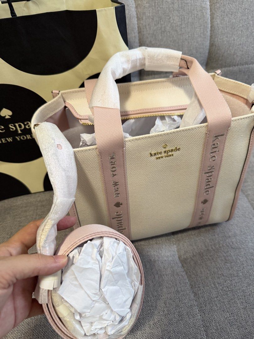 KATE SPADE (Category: Tote Bags) located in Quezon City. Submitted by mitchy09 (Listing ID 1461475913, Image 2). Description: 100% authentic Pm if interested Meet up QC only Can buy in terms get item if fully paid.