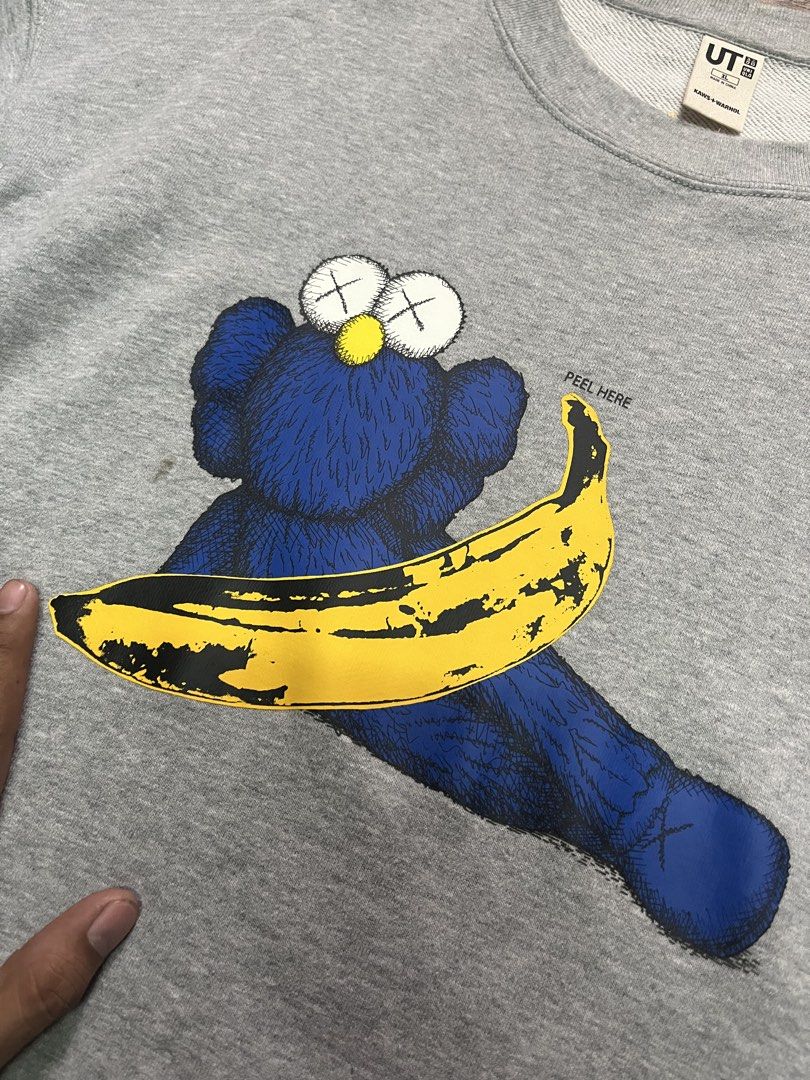 Kaws x Uniqlo Sweatshirt (Category: Coats, Jackets and Outerwear) located in Manila. Submitted by montillano25396 (Listing ID 1461438982, Image 2). Description: Uniqlo x kaws sweatshirt 23.5×29 Excellent Condition Minimal stain P349.