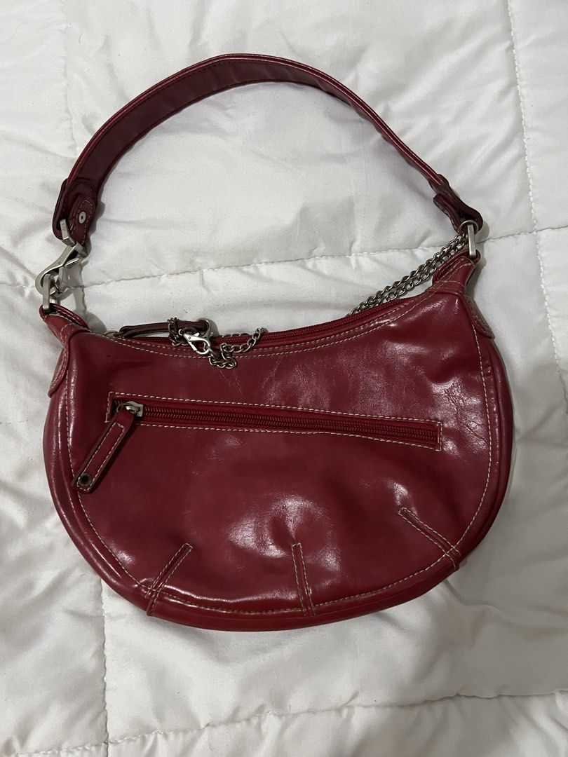 Kenneth Cole Red bag (Category: Shoulder Bags) located in Marikina City. Submitted by ellaahgg (Listing ID 1461474860, Image 2). Description: .