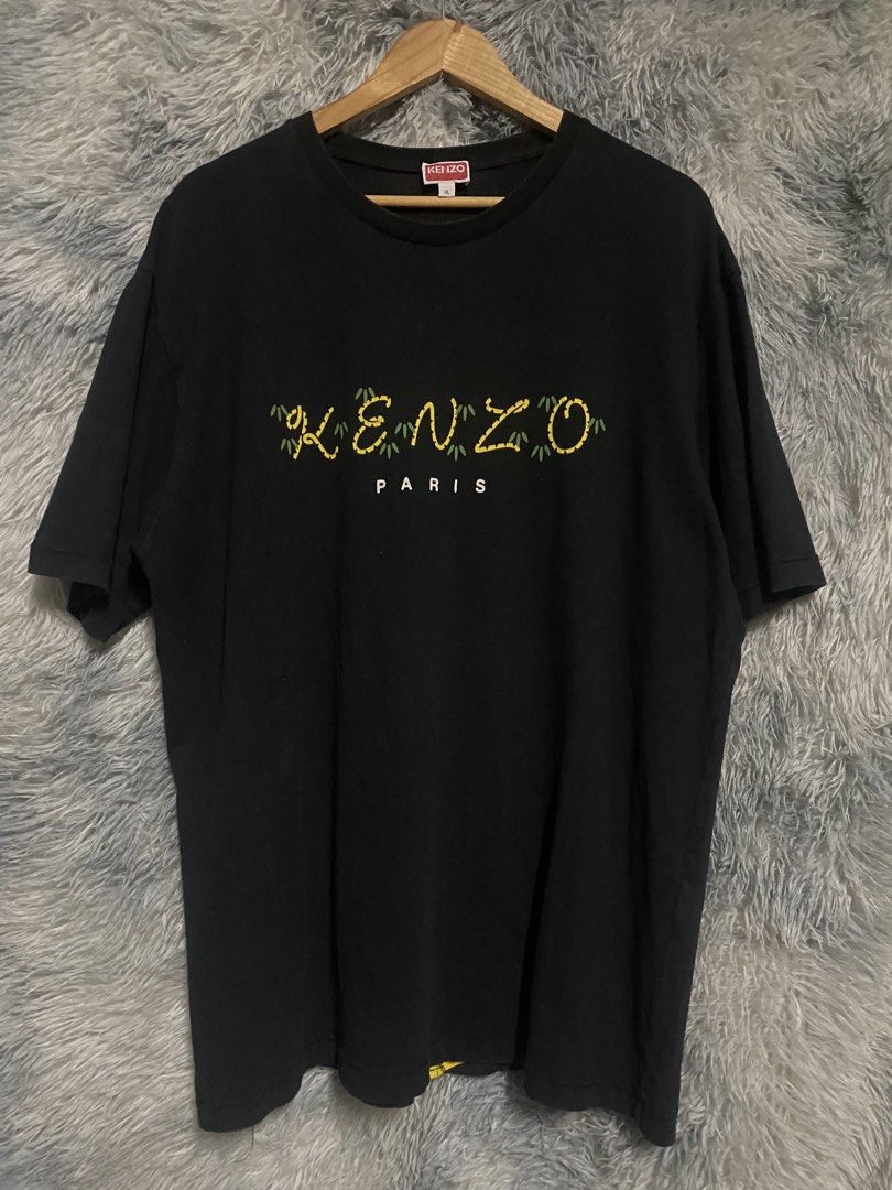 KENZO RED TAG (Category: Tshirts & Polo Shirts ) located in Cavite. Submitted by sammie_jhane (Listing ID 1461528009, Image 1). Description: KENZO RED TAG COMPLETE TAGS GOOD CONDITION/MINIMAL HAIRLINE ON PRINT DIMES WIDTH 23.5 LENGTH 30.5 🏷️599+SHIPPING FEE DASMARIÑAS CAVITE LOC.