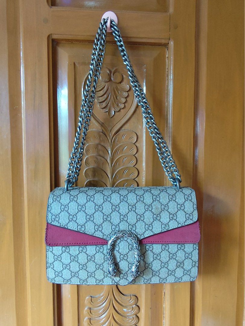 Kili gucci (Category: Luxury Bags & Wallets) located in Davao. Submitted by deinlakarol19 (Listing ID 1461351602, Image 1). Description: Sign of use only kili or shoulder .