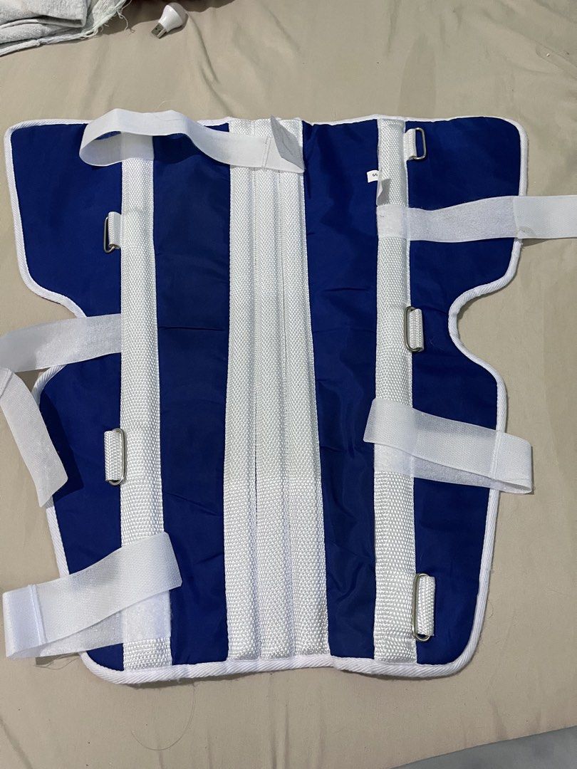 Knee immobilizer/ Leg brace (Category: Braces, Support & Protection) located in Manila. Submitted by vash_tia (Listing ID 1461416380, Image 1). Description: used for a week details in the last photo .