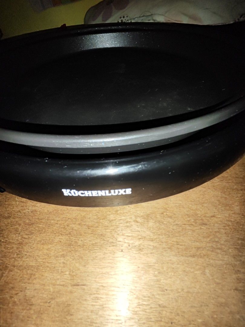 Kuchenluxe Electric Griller (Category: BBQ, Grills & Hotpots) located in Quezon City. Submitted by kevintense (Listing ID 1461380790, Image 2). Description: 🔥 KUCHENLUXE 17” ELECTRIC GRILLER — FOR SALE! 🔥 💰 ₱2,000 ONLY — NEGOTIABLE! ✨ ONCE LANG NAGAMIT — LIKE NEW! Sayang lang hindi ginagamit kaya ibinibenta na. Isang beses lang nagamit at maayos na maayos pa. Quality electric griller na ready gamitin! 👌🔥 Perfect for: 🥩 BBQ / Grilling 🍖 Fam