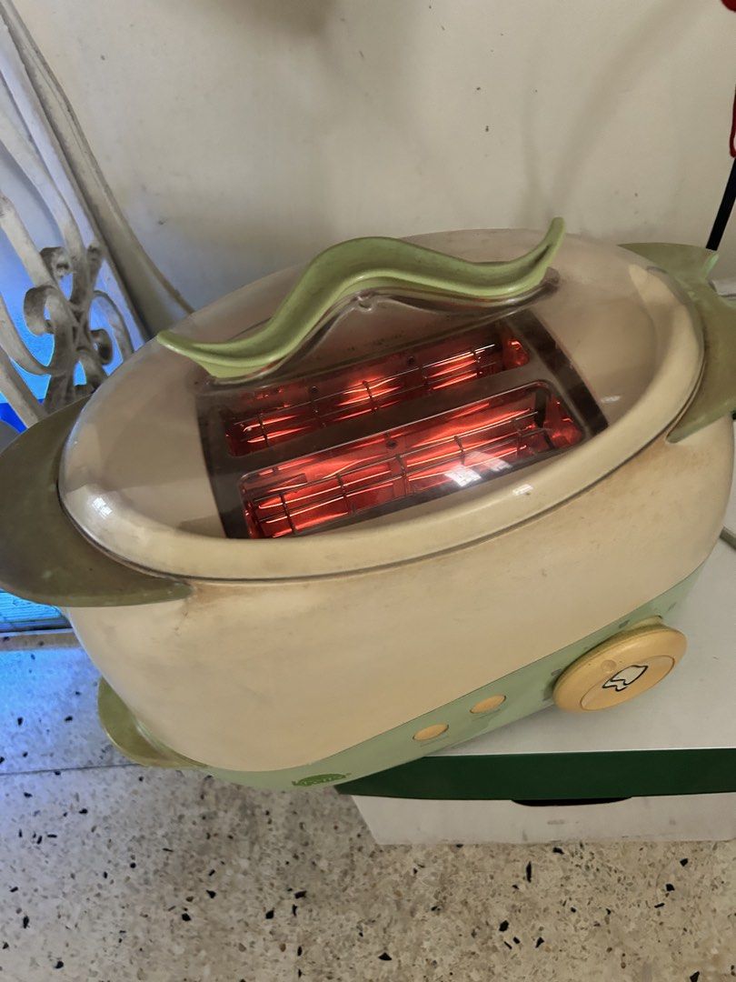 Kyowa Electric Toaster Oven (Category: Ovens & Toasters) located in Paranaque City. Submitted by pyassszzzi (Listing ID 1461365504, Image 2). Description: - Kyowa Electric Toaster Oven - Works well and heats up quickly - Features defrost and cancel buttons - Clear top allows you to monitor cooking - Ideal for small kitchens or quick snacks - Fully functional with some signs of wear.