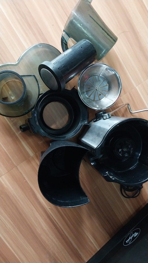 KYOWA Juicer (Category: Juicers, Blenders & Grinders) located in Marikina City. Submitted by sale_lil_things_1605 (Listing ID 1461513465, Image 2). Description: - Stainless steel body for durability - Works well, ready to use - Easy to clean for hassle-free maintenance - Comes with all parts shown - Ideal for making fresh, healthy juices at home.