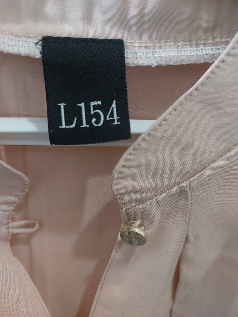L154 Pink Blouse Top (Category: Blouses) located in Makati City. Submitted by yishanjade (Listing ID 1461461176, Image 3). Description: L154 Pink Blouse Top.