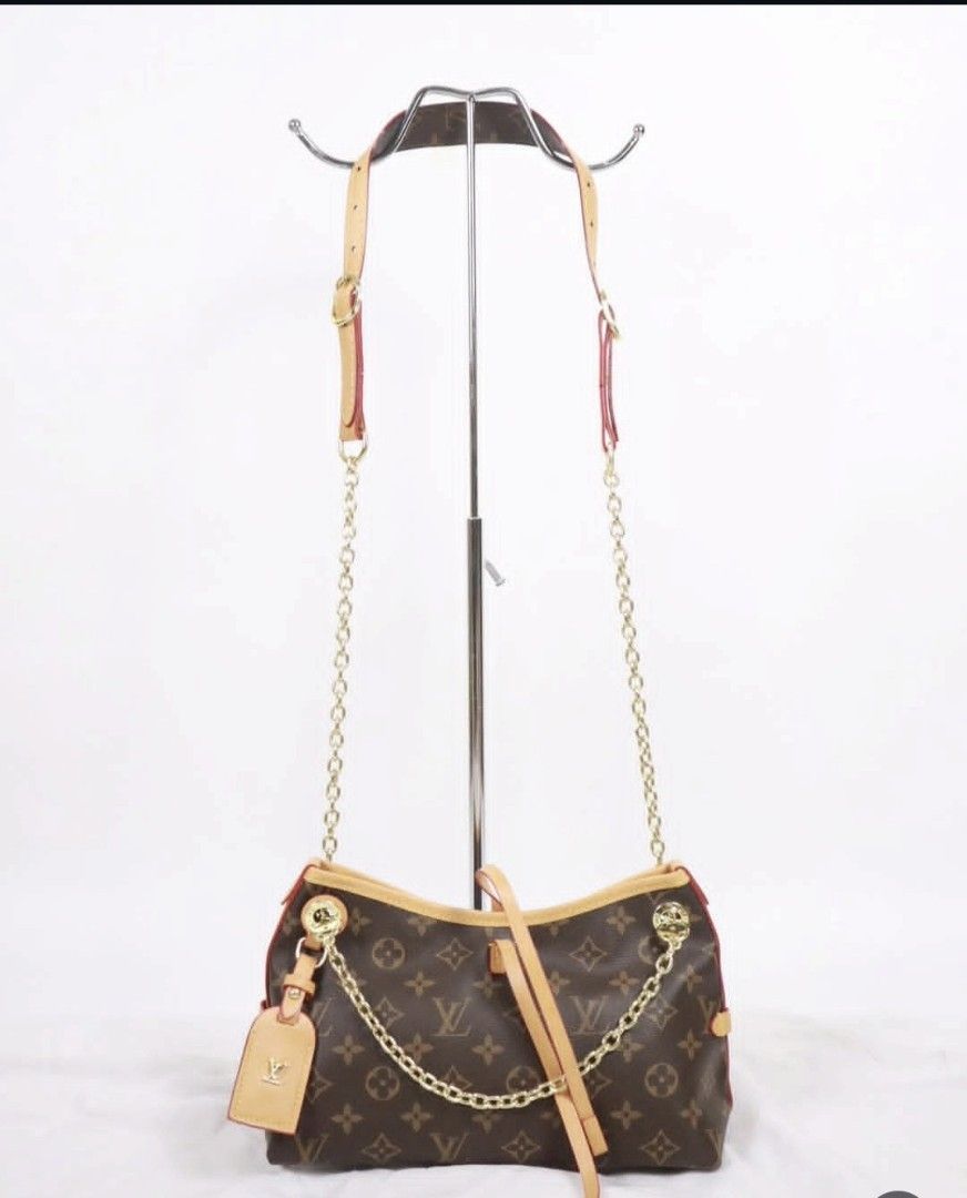 l_v (Category: Cross-body Bags) located in Makati City. Submitted by thefitnest.ph (Listing ID 1461408773, Image 2). Description: .