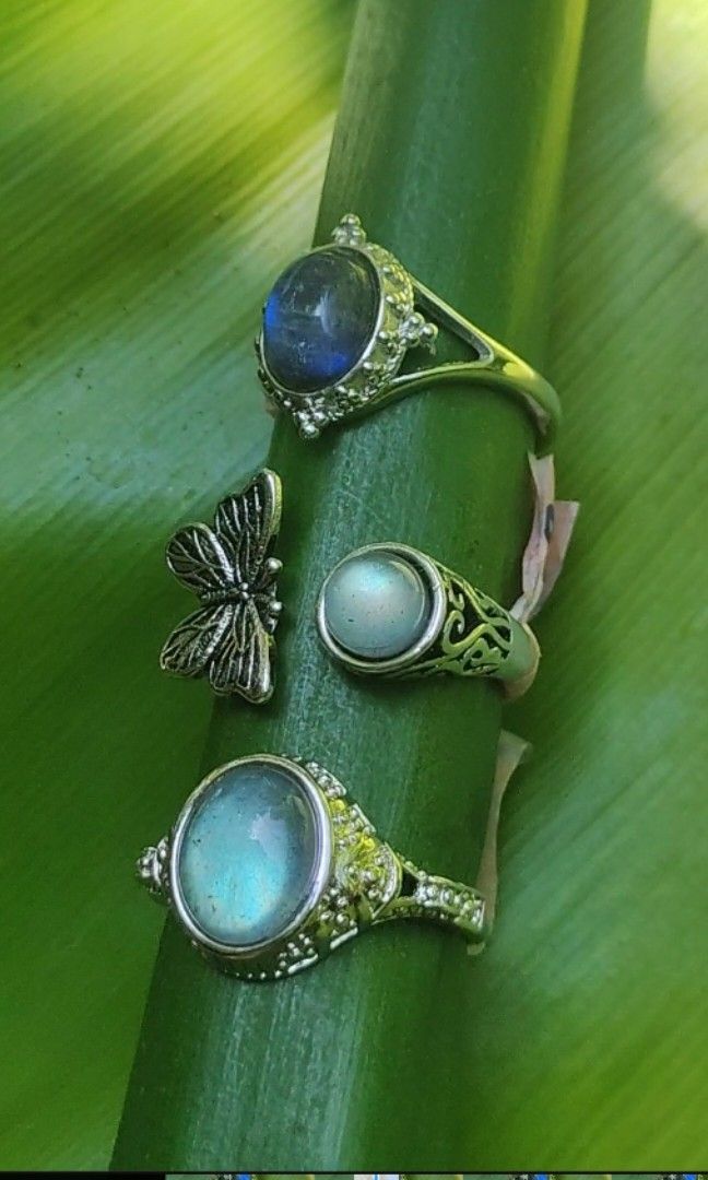 Labradorite silver ring, graymoonstone,crystal ring, gemstone ring (Category: Rings) located in Kinoguitan. Submitted by artemiscrystal (Listing ID 1461388104, Image 3). Description: - Labradorite with flash -silver plated copper -adjustable size rings - vintage design - Big size stone.