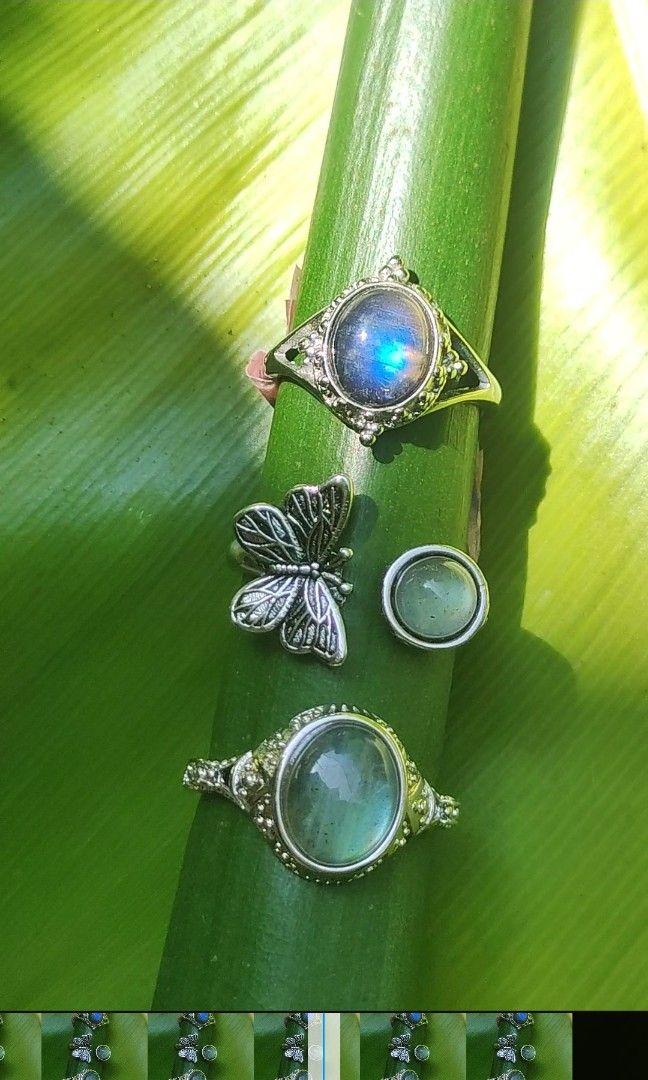 Labradorite silver ring, graymoonstone,crystal ring, gemstone ring (Category: Rings) located in Kinoguitan. Submitted by artemiscrystal (Listing ID 1461388104, Image 1). Description: - Labradorite with flash -silver plated copper -adjustable size rings - vintage design - Big size stone.