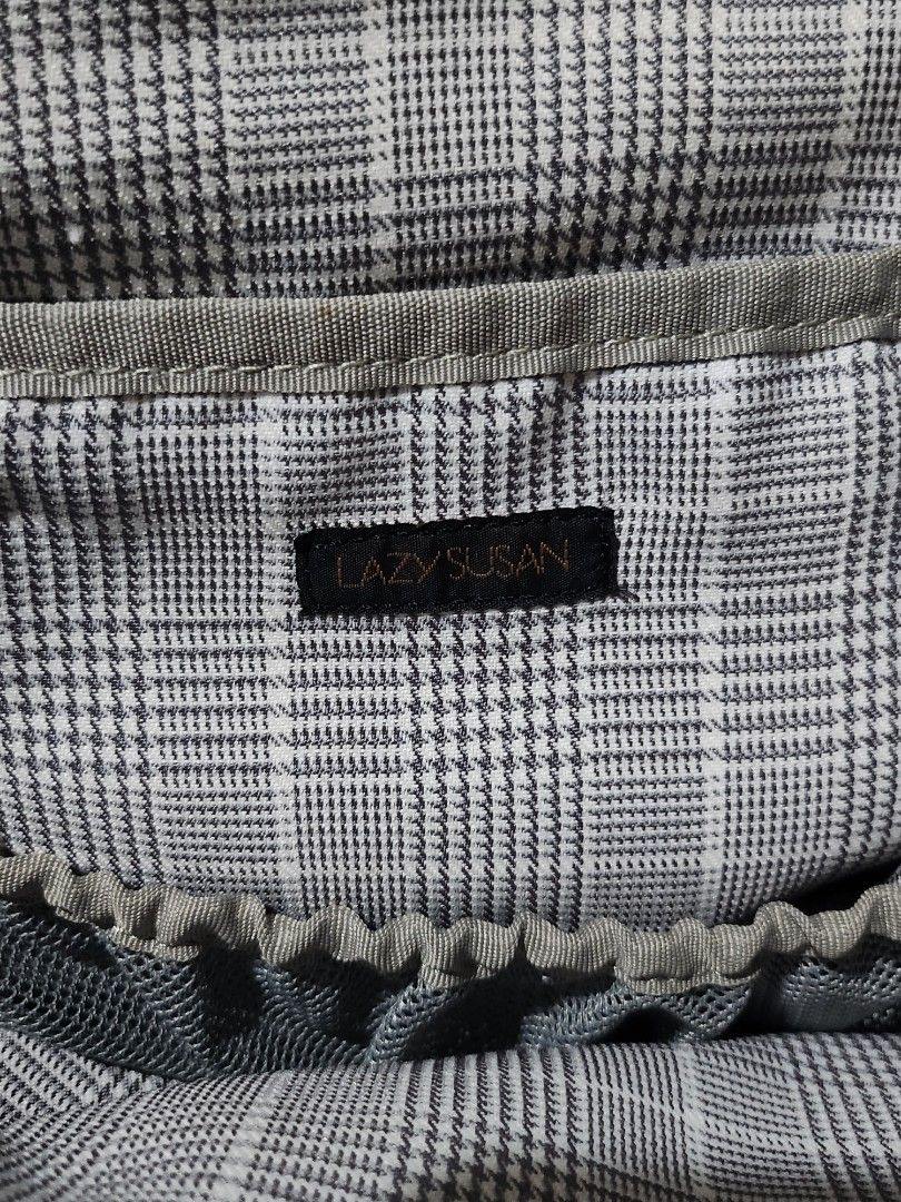 LAZY SUSAN Grey Leather Tote Bag (Category: Tote Bags) located in Caloocan City. Submitted by boldmoon_306f32 (Listing ID 1461509655, Image 3). Description: Selling an authentic Lazy Susan (Japan lifestyle brand) gray shoulder bag. Made of genuine pebbled leather. Very spacious and perfect for everyday use, work, or casual outings. - Material: Grained Genuine Leather - Closure: Top Zipper - Features: Inner pockets, comfortable top handles - Issue