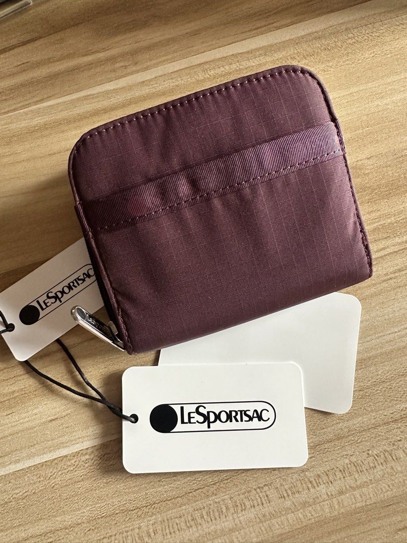 Le Sport Sac wallet (Category: Wallets & Card holders) located in Quezon City. Submitted by raketerang_nars (Listing ID 1461365923, Image 1). Description: Preloved Le Sport Sac wallet 💯OG | bought from Rustans Color: Deep Cherry Used a few times only With minimal signs of usage, almost unnoticeable Price slightly nego .
