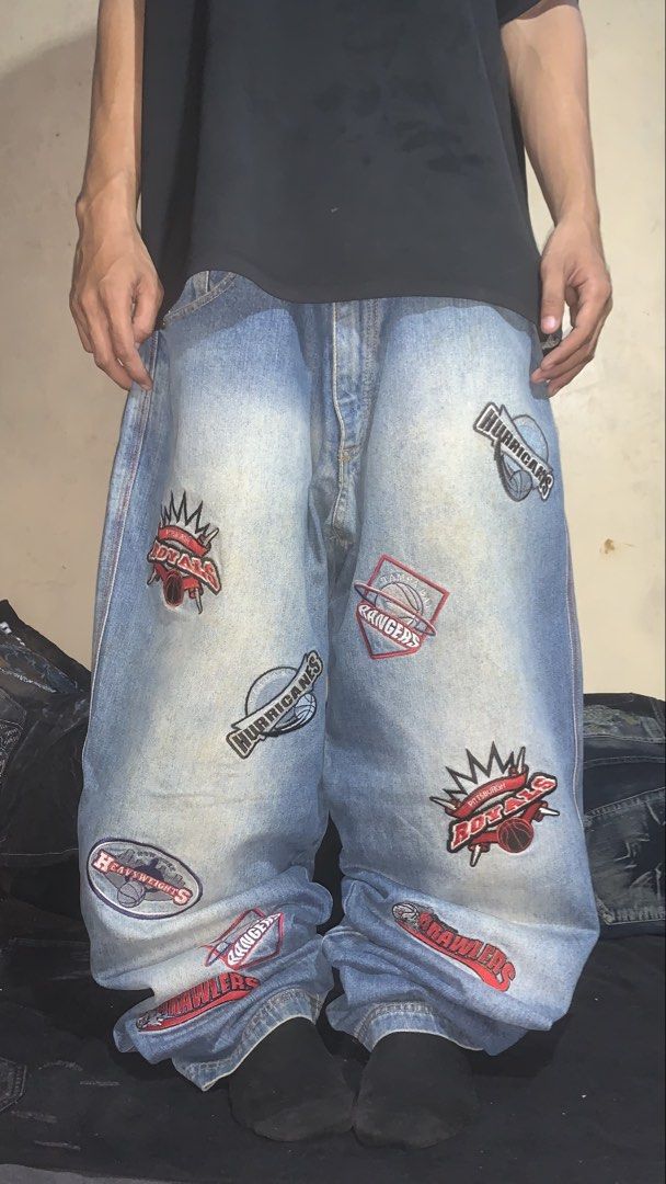 LEAK WEAR (Category: Jeans) located in Aloran. Submitted by archives_wear (Listing ID 1461381680, Image 1). Description: WAIST 34 THIGH 15 LENGTH A45 LEG OPENING 9.5 PRICE 1999.