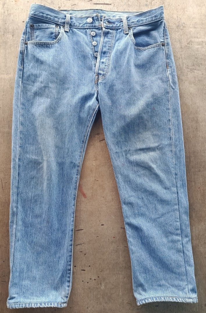 Levi's 501 Denim Jeans (Category: Jeans) located in Cebu City. Submitted by lijra (Listing ID 1461344188, Image 1). Description: In good condition issue: sign of usage discarded patch.