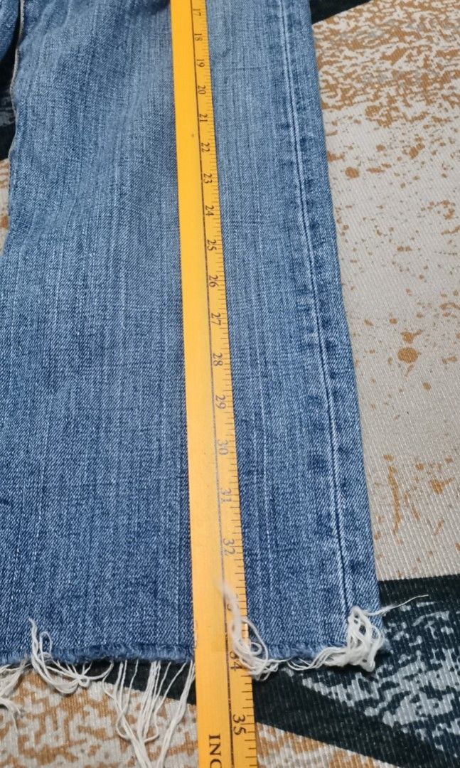 Levi's 501 for women (Category: Jeans) located in San Jose. Submitted by thrift_ni_sir (Listing ID 1461473842, Image 2). Description: Excellent condition MOP gcash MOD j&t Add shipping fee.