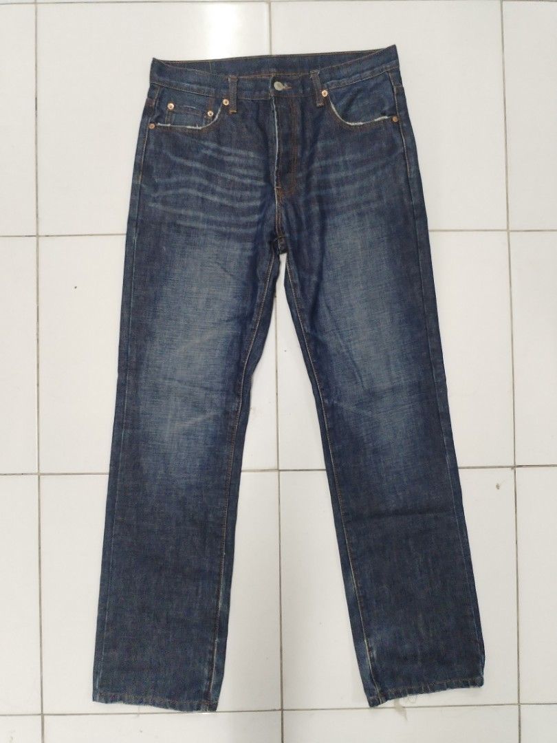 "Levi's 501" Jeans Dark Wash (Category: Jeans) located in Mendez-Nunez. Submitted by eidryl2006 (Listing ID 1461536736, Image 1). Description: - Classic Levi's 501 jeans - Dark wash denim - Button fly closure - Made in USA -"Vintage" according sa tag - Size: 30 waist, 32 length - Wardrobe staple for casual wear -Selling as is -Authenticity not verified -Zara, Bershka, Ralph Lauren, Balenciage, Iphone 13, Dehumidifier.