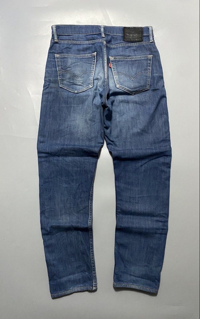 Levi's 522 Commuter (Category: Jeans) located in Manila. Submitted by delunakenn94368 (Listing ID 1461538168, Image 3). Description: - Classic Levi's 501 Jeans - Dark Wash Denim - Original Fit, Straight Leg - Button Fly Closure - Iconic Red Tab & Leather Patch - Perfect Wardrobe Staple - Ideal for Casual Wear - Highly Versatile.