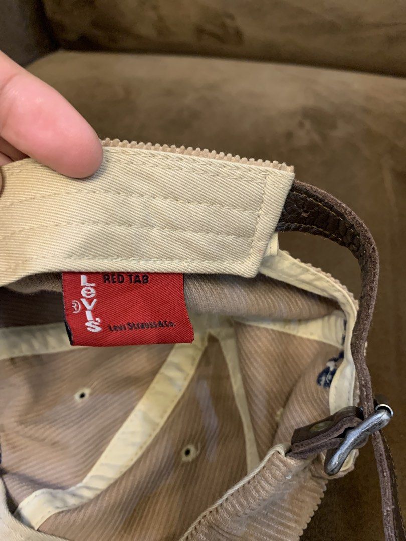 Levis corduroy brown cap (Category: Caps & Hats) located in Cagayan de Oro. Submitted by emssdiap11 (Listing ID 1461373109, Image 3). Description: Levis Corduroy cap brandnew.