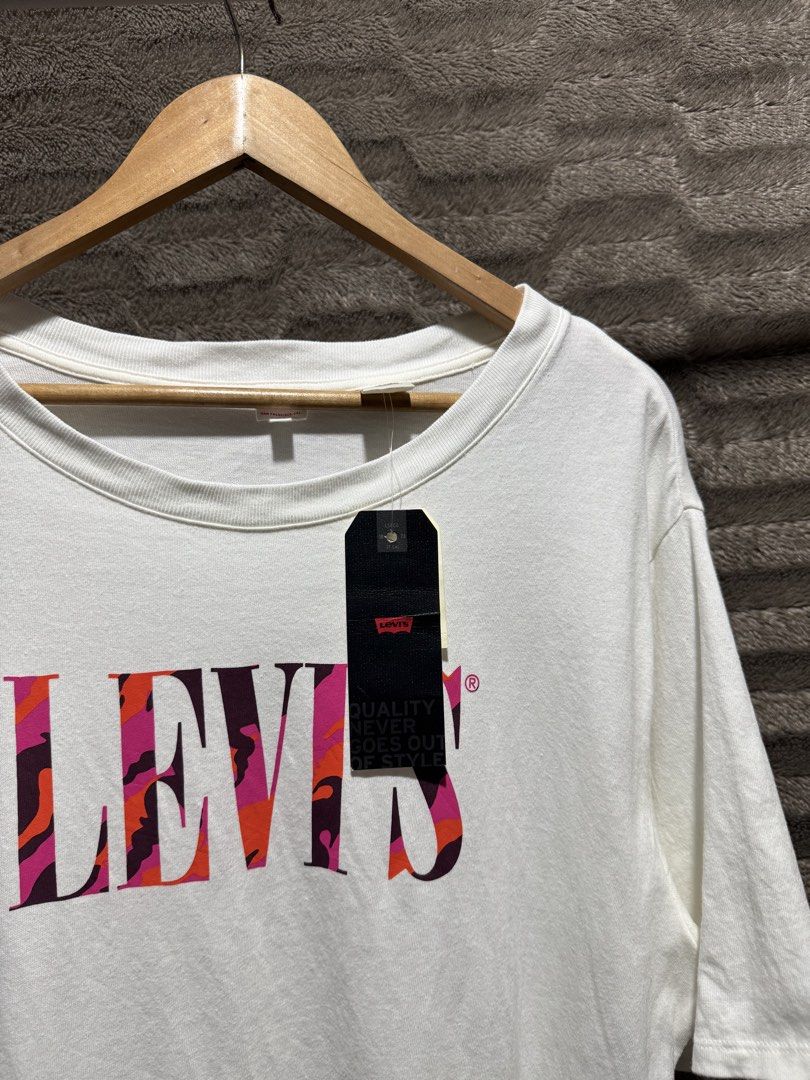 Levi’s shirt (women’s) (Category: Shirts) located in Bulacan. Submitted by OG_Domsthrift (Listing ID 1461393368, Image 2). Description: Legit With hangtags Large on tag Oversized fit 22x24 No issue Color rate:9.5/10.
