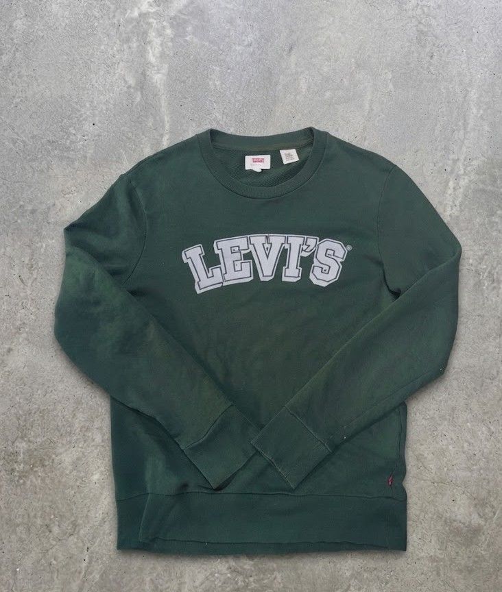 LEVIS SWEATER (slim fit) (Category: Coats, Jackets and Outerwear) located in Aparri. Submitted by toogood2bethrift (Listing ID 1461481628, Image 1). Description: LEVI'S 20 by 26 slim fit (preferably for girls) Small to med 9.8 /10 color rate 375 free sf!.