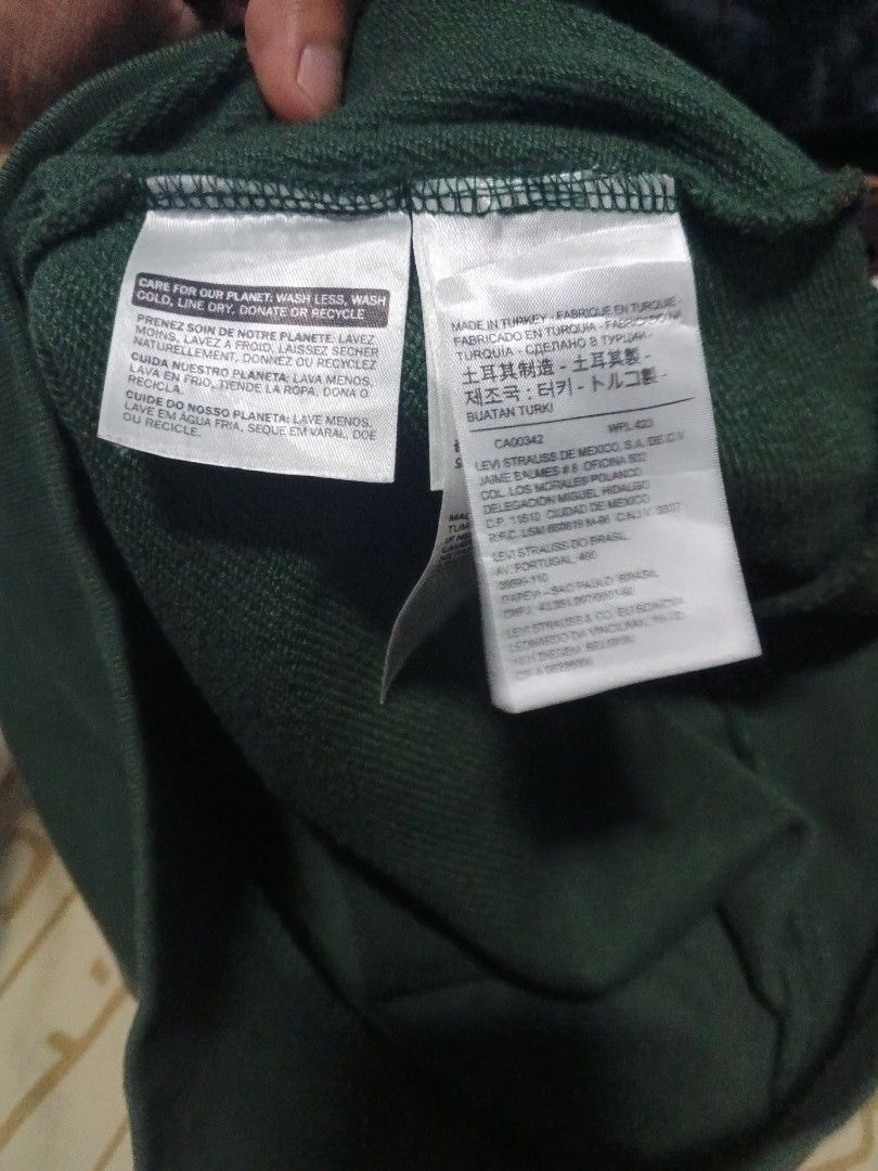 LEVIS SWEATER (slim fit) (Category: Coats, Jackets and Outerwear) located in Aparri. Submitted by toogood2bethrift (Listing ID 1461481628, Image 2). Description: LEVI'S 20 by 26 slim fit (preferably for girls) Small to med 9.8 /10 color rate 375 free sf!.