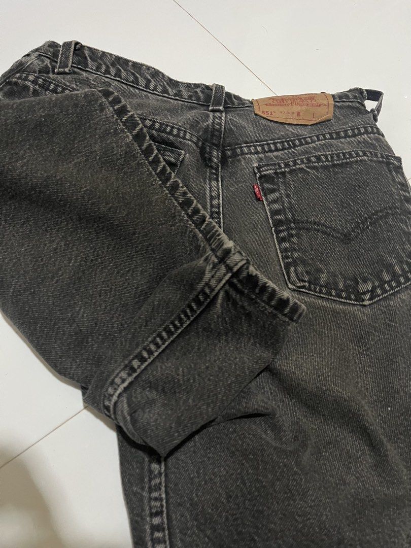 Levis Vintage Short(USA) (Category: Shorts) located in Davao. Submitted by son1993 (Listing ID 1461351732, Image 2). Description: Levis Short(Vintage) High Waist(unisex) Ash Gray Color Waist 29-30 Length 17-18 Excellent Php850.