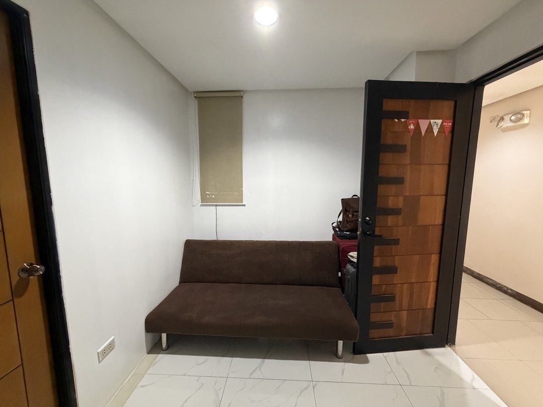 Lf 1 Male Professional Replacement (Category: Room Rentals) located in Makati City. Submitted by qjanlouie88329 (Listing ID 1461436058, Image 2). Description: 🏠 LF: 1 Male Roommate Replacement for the Apartment That We Will Share For male working professionals only preferably morning shift 📅 Move-in: 1st week of October 2026 💸 Rent • 1 Bedroom (4th floor): ₱11,000/month, shared by 2 occupants • Your share: ₱5,500/month, exclusive of utilities 