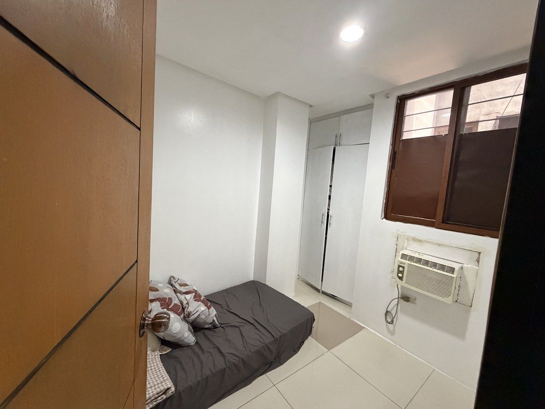 Lf 1 Male Professional Replacement (Category: Room Rentals) located in Makati City. Submitted by qjanlouie88329 (Listing ID 1461436058, Image 3). Description: 🏠 LF: 1 Male Roommate Replacement for the Apartment That We Will Share For male working professionals only preferably morning shift 📅 Move-in: 1st week of October 2026 💸 Rent • 1 Bedroom (4th floor): ₱11,000/month, shared by 2 occupants • Your share: ₱5,500/month, exclusive of utilities 