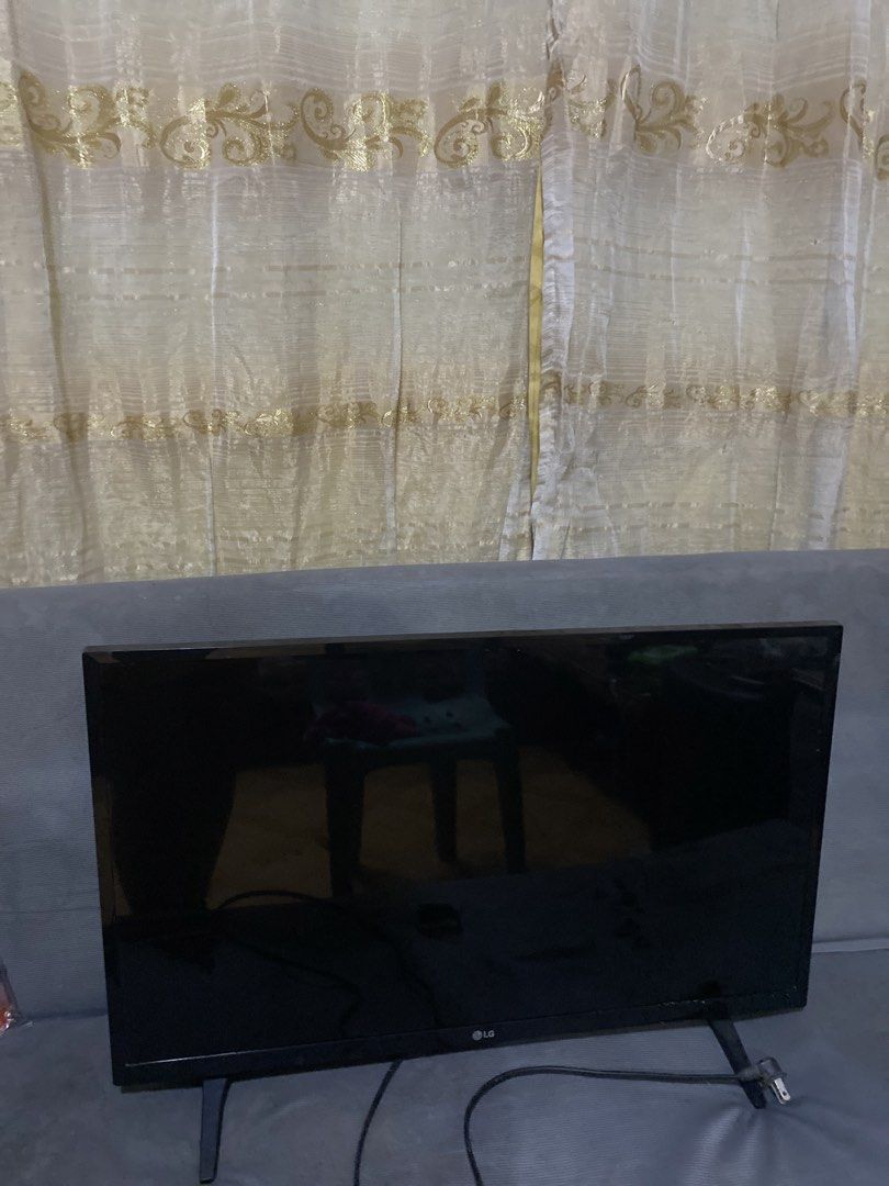 LG 28" 28TK430V-PT HD TV (Category: TV) located in Legazpi City. Submitted by nicolerbnl (Listing ID 1461459343, Image 1). Description: - PRICE IS STILL NEGOTIABLE - RFS: moving out - LG 28-inch HD TV - Model: 28TK430V-PT - Manufactured: 2018 - Ideal for bedrooms or small spaces - Works with 100-240V AC power - Includes power cord.