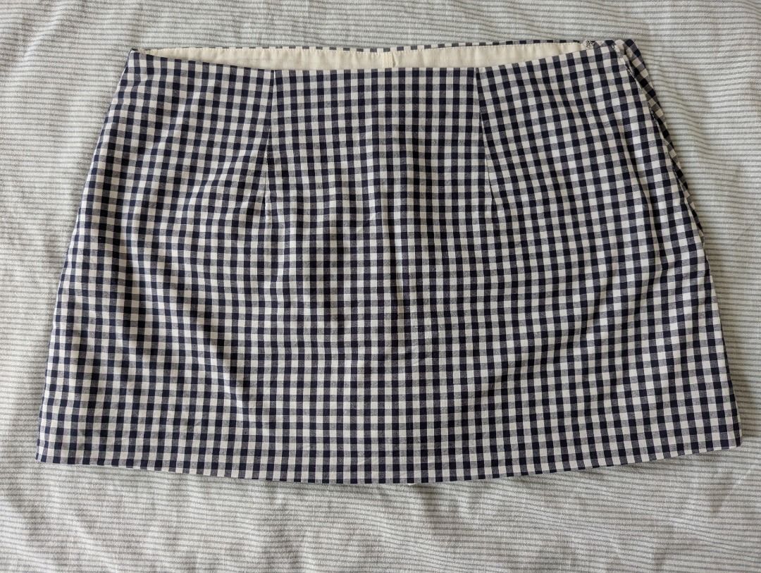 LIBÉ WORKSHOP Gingham Checked Side-Button Wrap Skort (Navy/White) - Thai Boutique [Size: M] (Category: Skirts) located in Cebu City. Submitted by anemonemone (Listing ID 1461427187, Image 3). Description: Color: Dark Navy Blue and Crisp White Gingham Checks with Mustard Yellow buttons Decluttering..