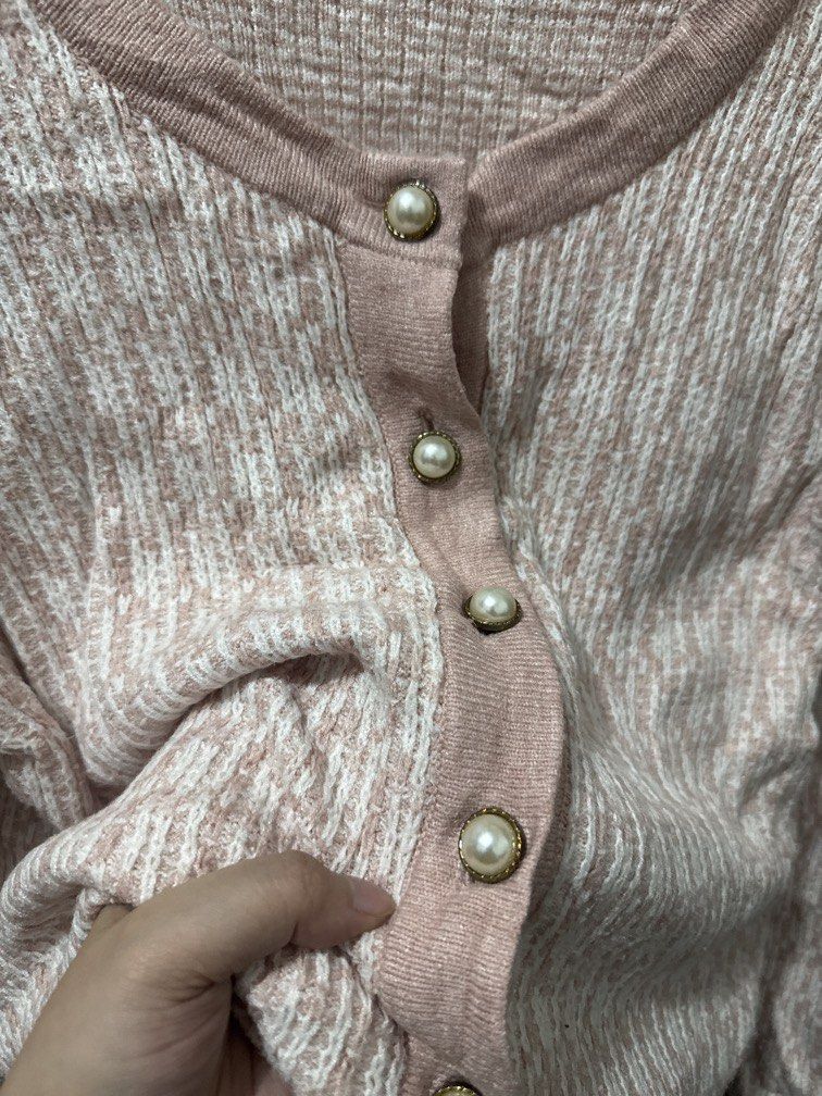 Light Pink Knitted Sweate (Category: Coats, Jackets and Outerwear) located in Mexico. Submitted by studioleraph (Listing ID 1461454260, Image 2). Description: 🛍️ Perfect for your personal wardrobe or reseller business 🫶 👗 The actual item being sold is the original garment shown in the product photos. Small differences in fit, drape, color, texture, or details may occur. 💌 Condition: • Preloved; Please wash the items before wearing. • Please m