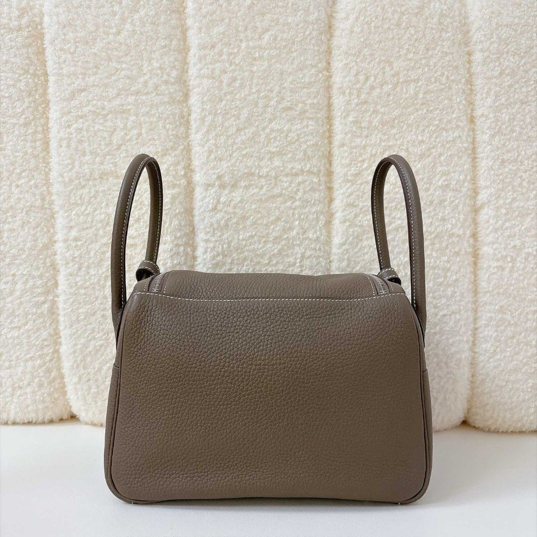 Lindy 26 Etoupe Phw (Category: Luxury Bags & Wallets) located in Quezon City. Submitted by nadine_miel (Listing ID 1461504466, Image 3). Description: .