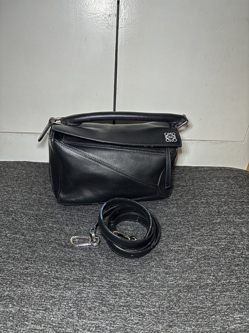 Loewe Puzzle Small (Category: Luxury Bags & Wallets) located in Kabacan. Submitted by kjfmcollectionph (Listing ID 1461466251, Image 1). Description: Bought from ukay for 6k pesos Please see photos for the issues Professionally Recolored from blue to black.