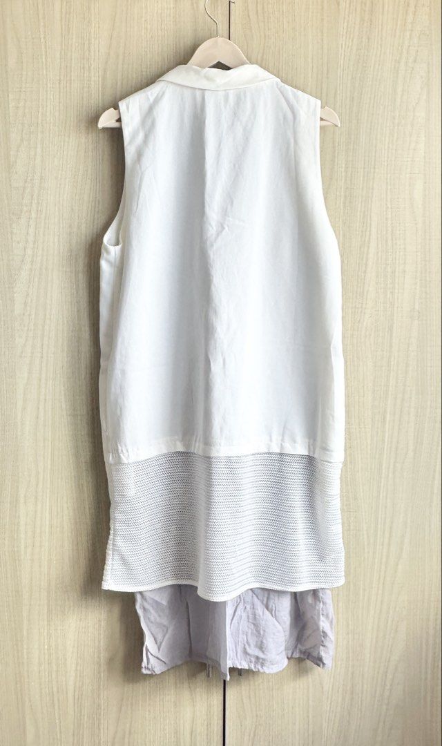 Longline Blazer Vest (Category: Coats, Jackets and Outerwear) located in Makati City. Submitted by alilbitofeverything.ph (Listing ID 1461376745, Image 2). Description: 📍Makati Size: medium-large No flaws.