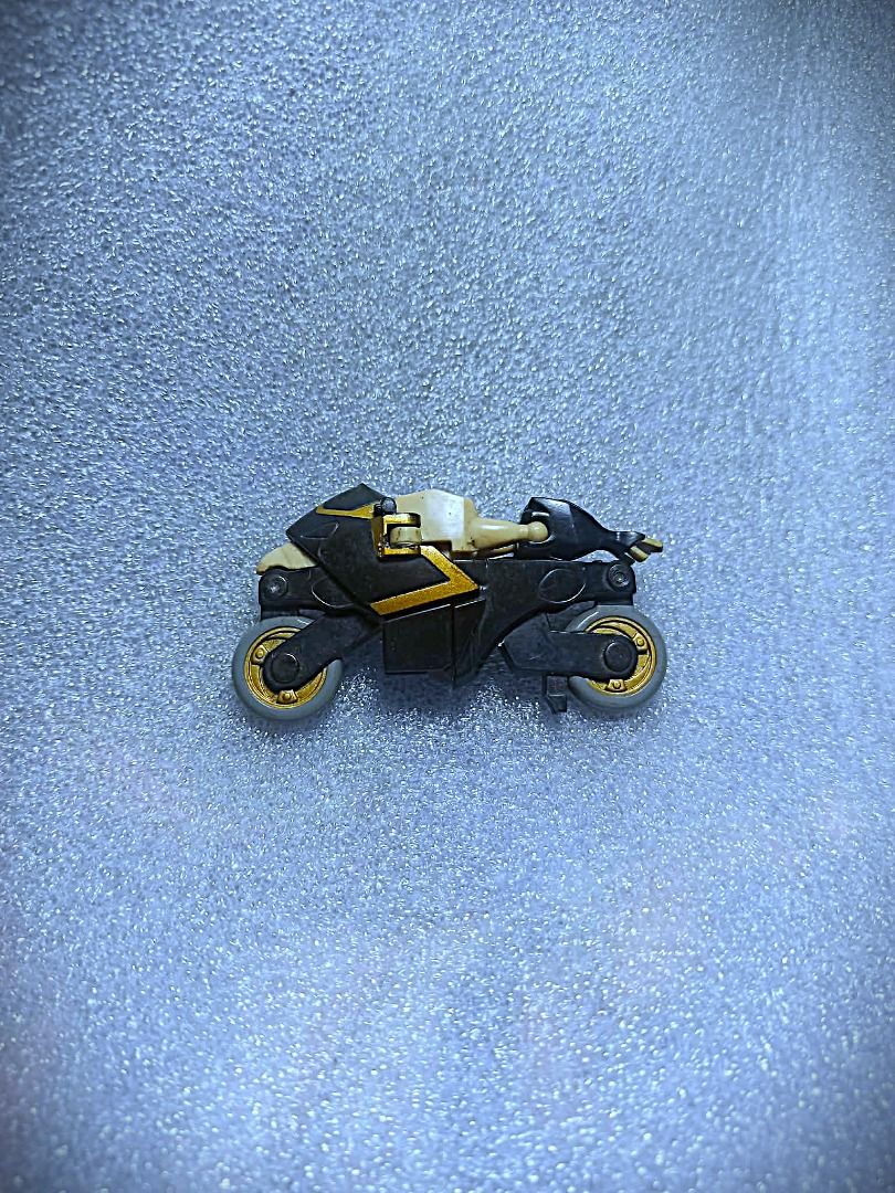 Loose ANIMATED PROWL Hasbro Legend Class Autobot Transformers (Category: Figurines & Statues) located in Pasay City. Submitted by Chariselyn (Listing ID 1461422122, Image 1). Description: Loose ANIMATED PROWL (1,300+sf) Hasbro Legend Class Autobot Transformers Series: Transformers Universe, 2008 Scale: 3.5 inches Stock: 1 Box Condition: 9/10 Issues: 0 Body part: complete, no manual Mode of Payment: GCash or through your rider Shipping options: Pa