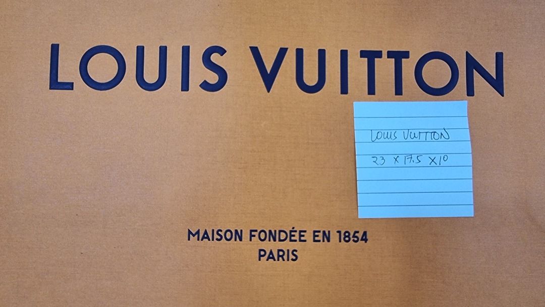 Louis Vuitton Shopping Bag (Category: Luxury Bags & Wallets) located in Paranaque City. Submitted by olxph_668280920 (Listing ID 1461490432, Image 3). Description: - Authentic Louis Vuitton shopping bag - Maison fondée en 1854 Paris - Dimensions: 33 x 15 x 10 cm - Features blue handles - Ideal for storing or gifting LV purchases.