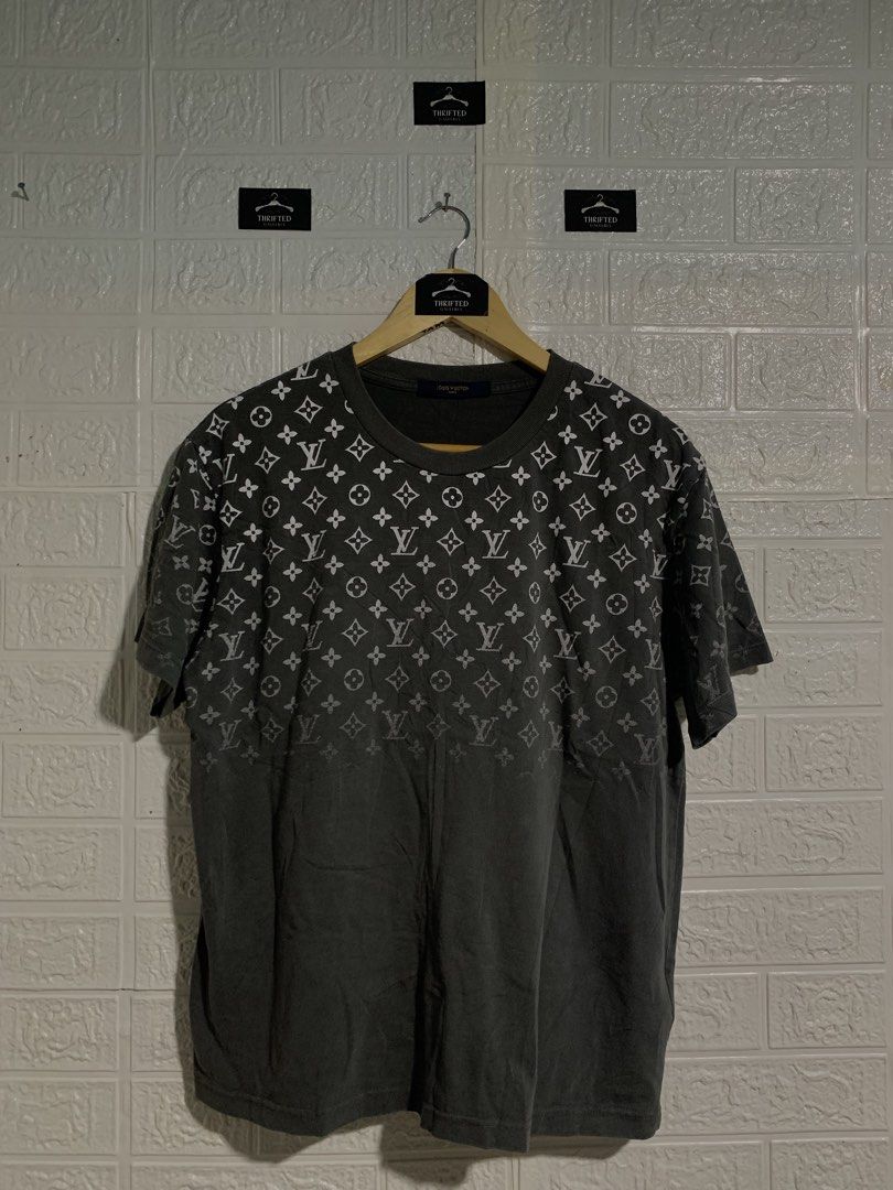 LOUIS VUITTON T SHIRT (Category: Tshirts & Polo Shirts ) located in Hinatuan. Submitted by zenfire-36e0 (Listing ID 1461410395, Image 1). Description: xs on tag.
