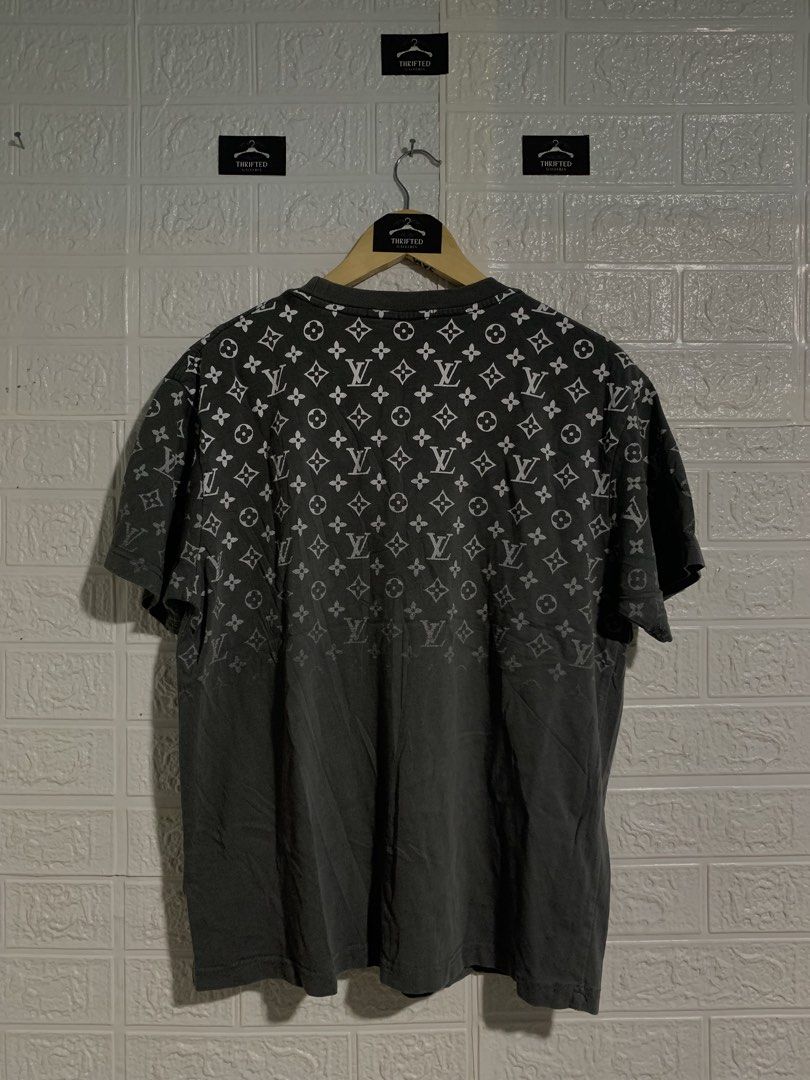 LOUIS VUITTON T SHIRT (Category: Tshirts & Polo Shirts ) located in Hinatuan. Submitted by zenfire-36e0 (Listing ID 1461410395, Image 2). Description: xs on tag.