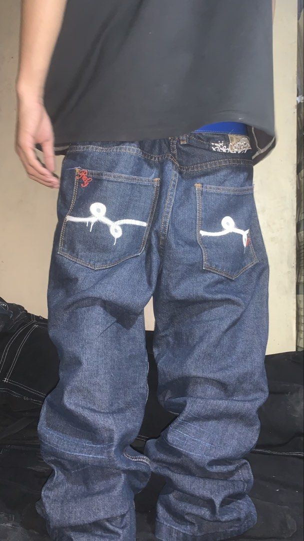 LRG ROB GONZALES (Category: Jeans) located in Aloran. Submitted by archives_wear (Listing ID 1461372027, Image 1). Description: ISSUE ALTERED LENGTH WAIST 36-37 THIGH 13 LENGTH 39.5 LEG OPENING 9 PRICE 999.