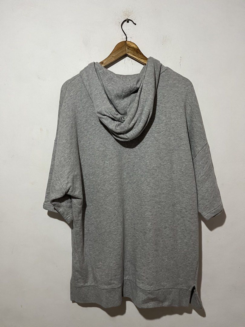 Lrg Sleeve less w/ hoodie (Category: Tshirts & Polo Shirts ) located in Santa Rosa. Submitted by jhongilber04420 (Listing ID 1461374727, Image 2). Description: Lrg Sleeve less w/ hoodie 24w 31L Excellent condi Need wash No issue 350 +sf.