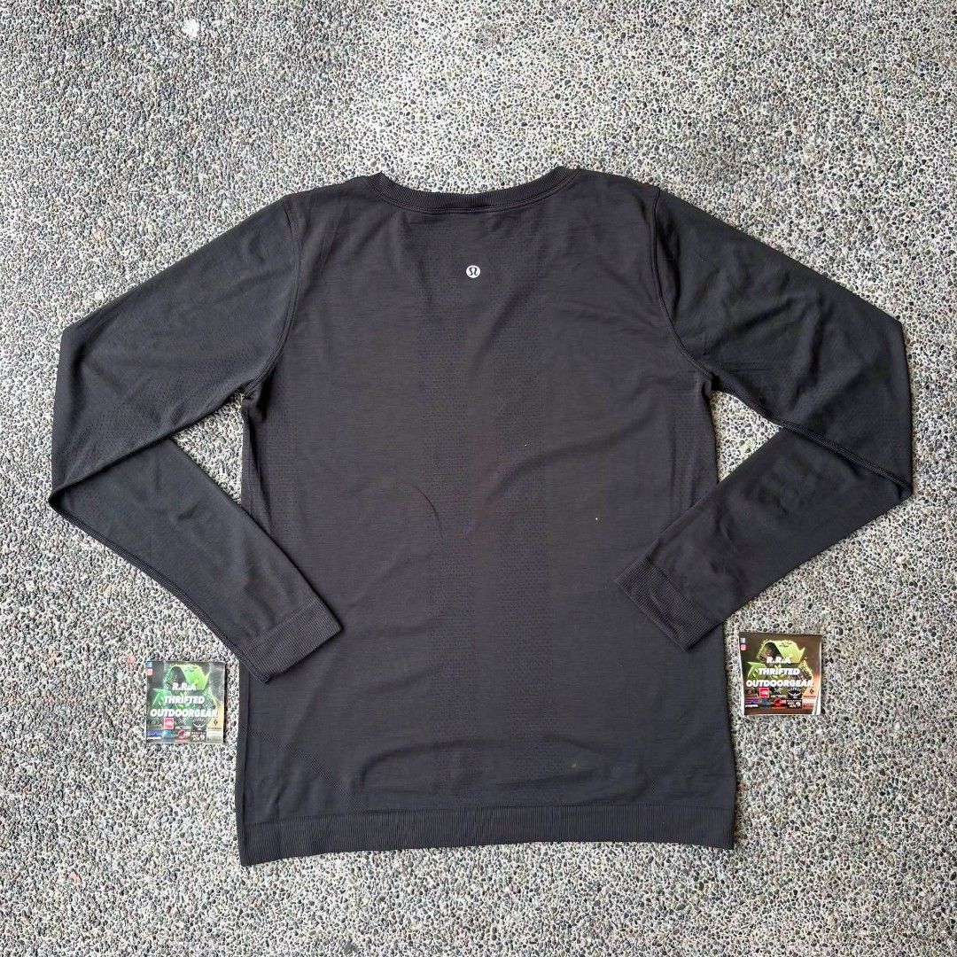 Lululemon long-sleeve athletic shirt Men’s (Category: Activewear) located in Caloocan City. Submitted by rjlthrifts (Listing ID 1461324892, Image 1). Description: Lululemon long-sleeve athletic shirt Men’s Excellent Condition Color Rate 10/10 24.5 Length 18 Width No Issue. Price. 1,380 Loc. South Caloocan Courier. J&T And Flash Express.