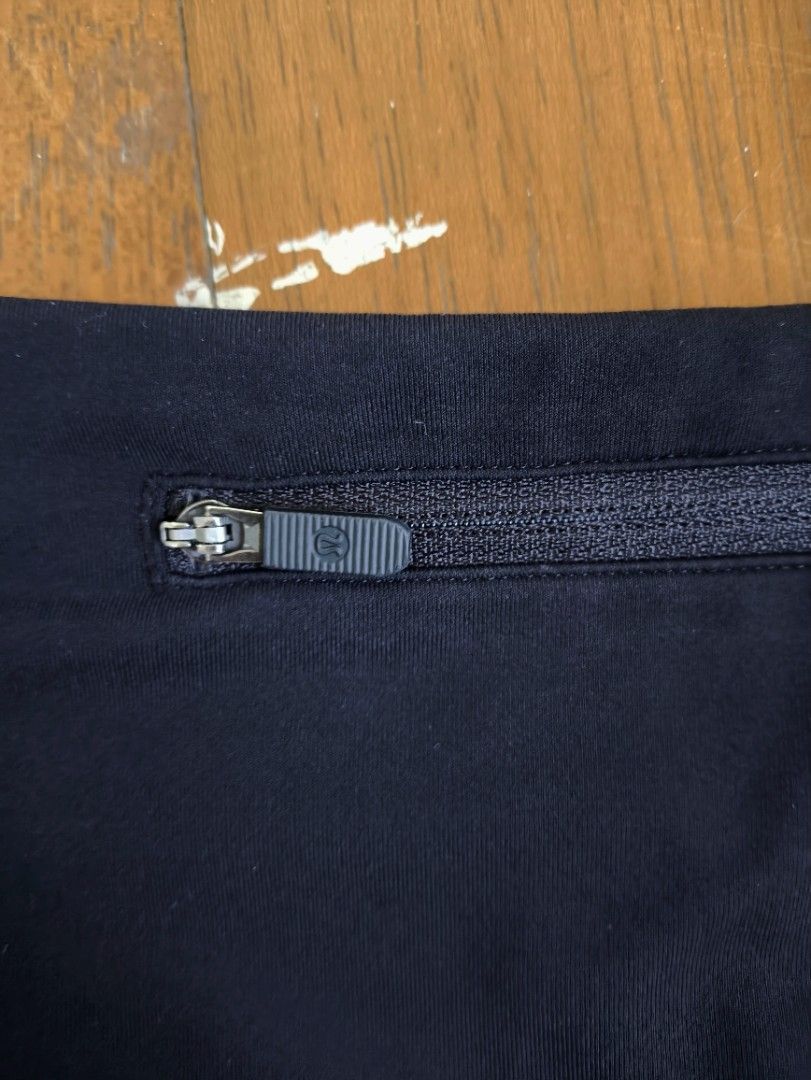 Lululemon Short (Category: Activewear) located in Dauin. Submitted by sade6.7 (Listing ID 1461443189, Image 3). Description: Size US 6 28-29 waist stretchable.