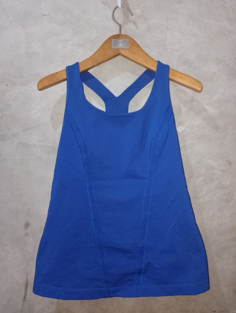 Lululemon Tank Top (Category: Activewear) located in Carmen. Submitted by fukqueazz (Listing ID 1461543807, Image 1). Description: Size S / Measurements: W 15 / L 25 Good Condition Cut Tags but authentic ( Already Washed the stain ) 📍Cebu JnT Express Moo:Gcash.