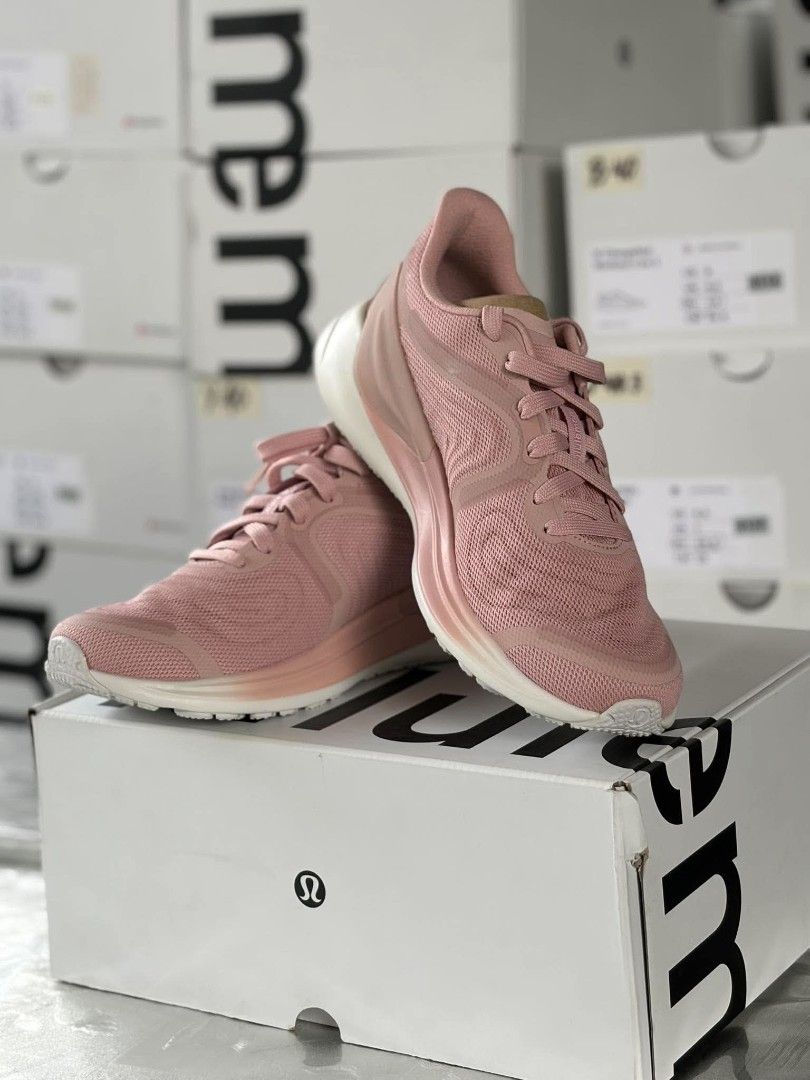 Lululemon W Blissfeel Run 2 (Category: Sneakers) located in General Mariano Alvarez. Submitted by iamnotjen (Listing ID 1461383599, Image 1). Description: US 8.5 UK 7 EU 40.5 CM 25 US 8 UK 6.5 EU 40 CM 24.5 US 7.5 UK 6 EU 39 CM 24 Authentic with box From Dubai free sf.