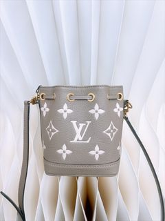 （分類：）位於 。 由 heras.luxury 提交（商品編號 1461359261，圖片 1）。簡介： 。