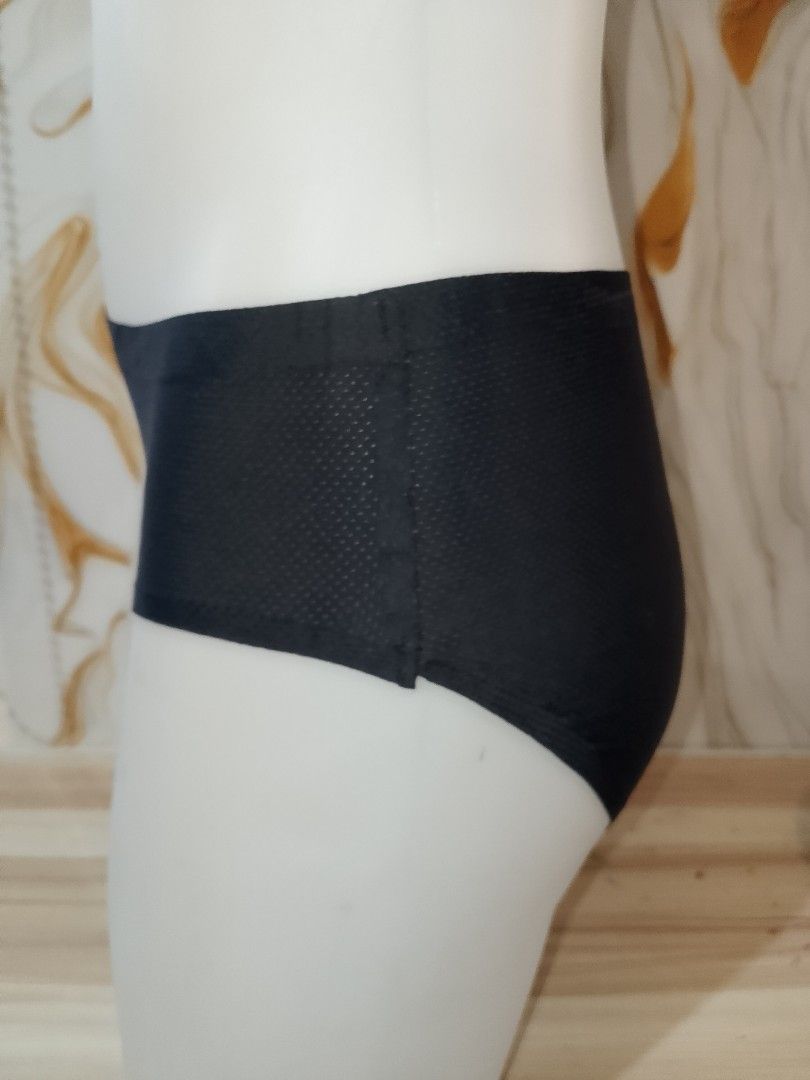 M: Amazon essentials Black Seamless Underwear (Category: Undergarments & Loungewear) located in Manila. Submitted by truecrystal-1407 (Listing ID 1461337990, Image 3). Description: - Comfortable black seamless underwear - Textured fabric for breathability - Low-rise cut - Perfect for everyday wear - Soft and stretchy material.
