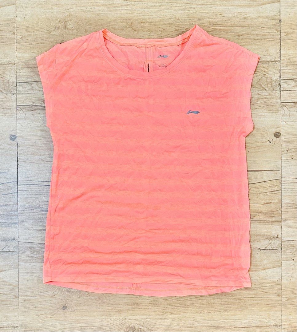 (M) Gym Top (Category: Activewear) located in Marilao. Submitted by mermaidswimwear (Listing ID 1461361716, Image 1). Description: Medium Plus sf.