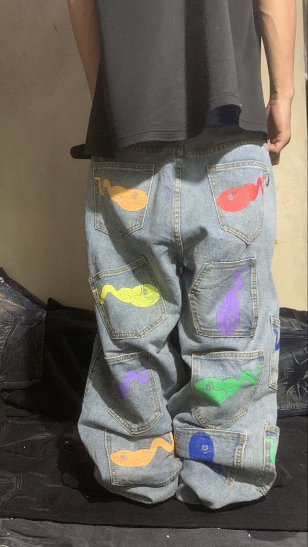 MADE EXTREME (MULTI POCKETS) (Category: Jeans) located in Aloran. Submitted by archives_wear (Listing ID 1461378300, Image 1). Description: WAIST 32-33 THIGH A13 LENGTH 40.5 LEG OPENING 9 PRICE 500.